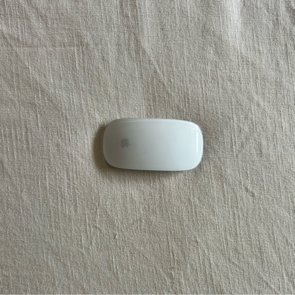 Apple Magic Mouse - Picture 2 of 3